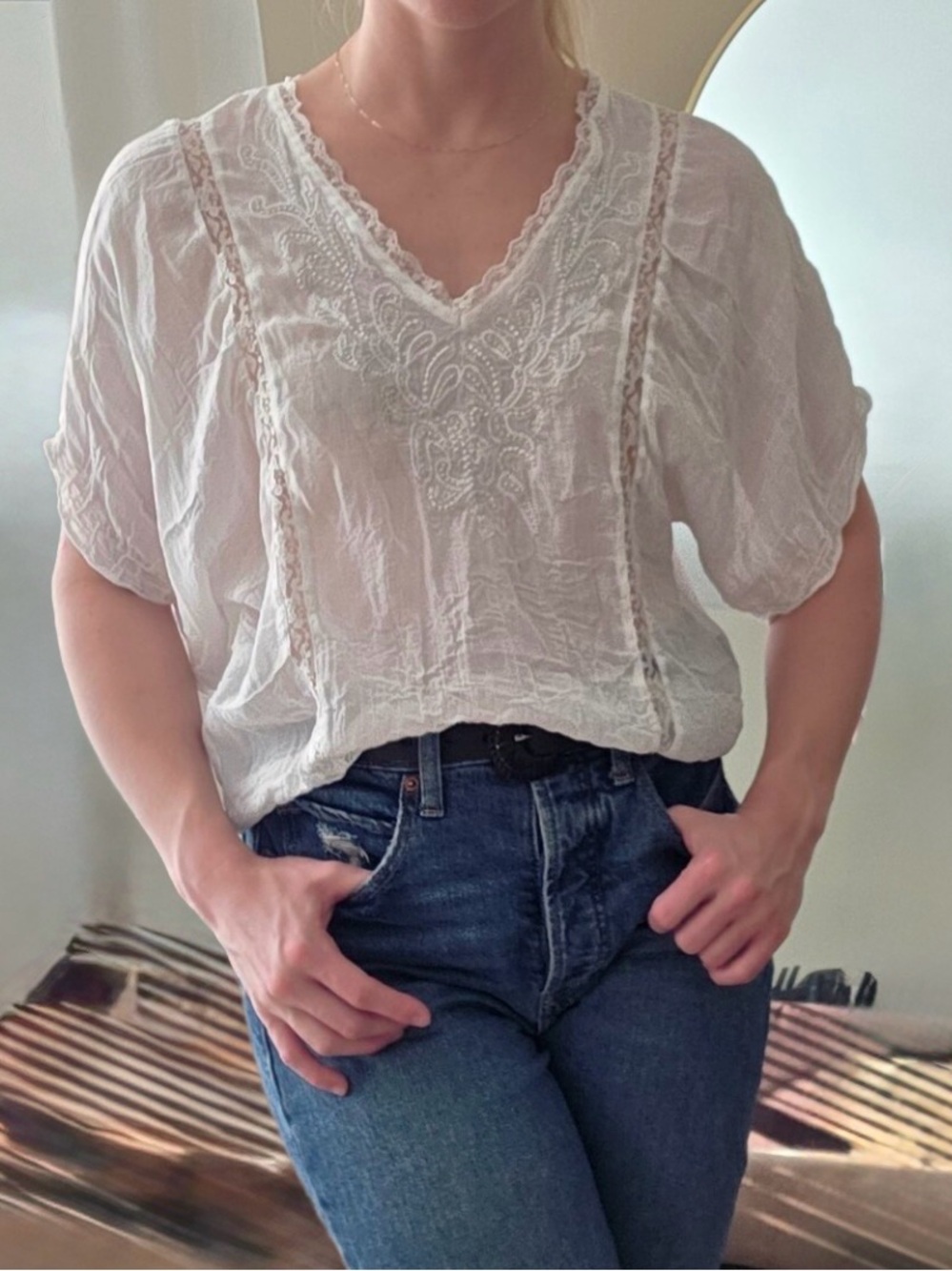 Rue21 White Embroidered Boho V-Neck Peasant Blouse size M